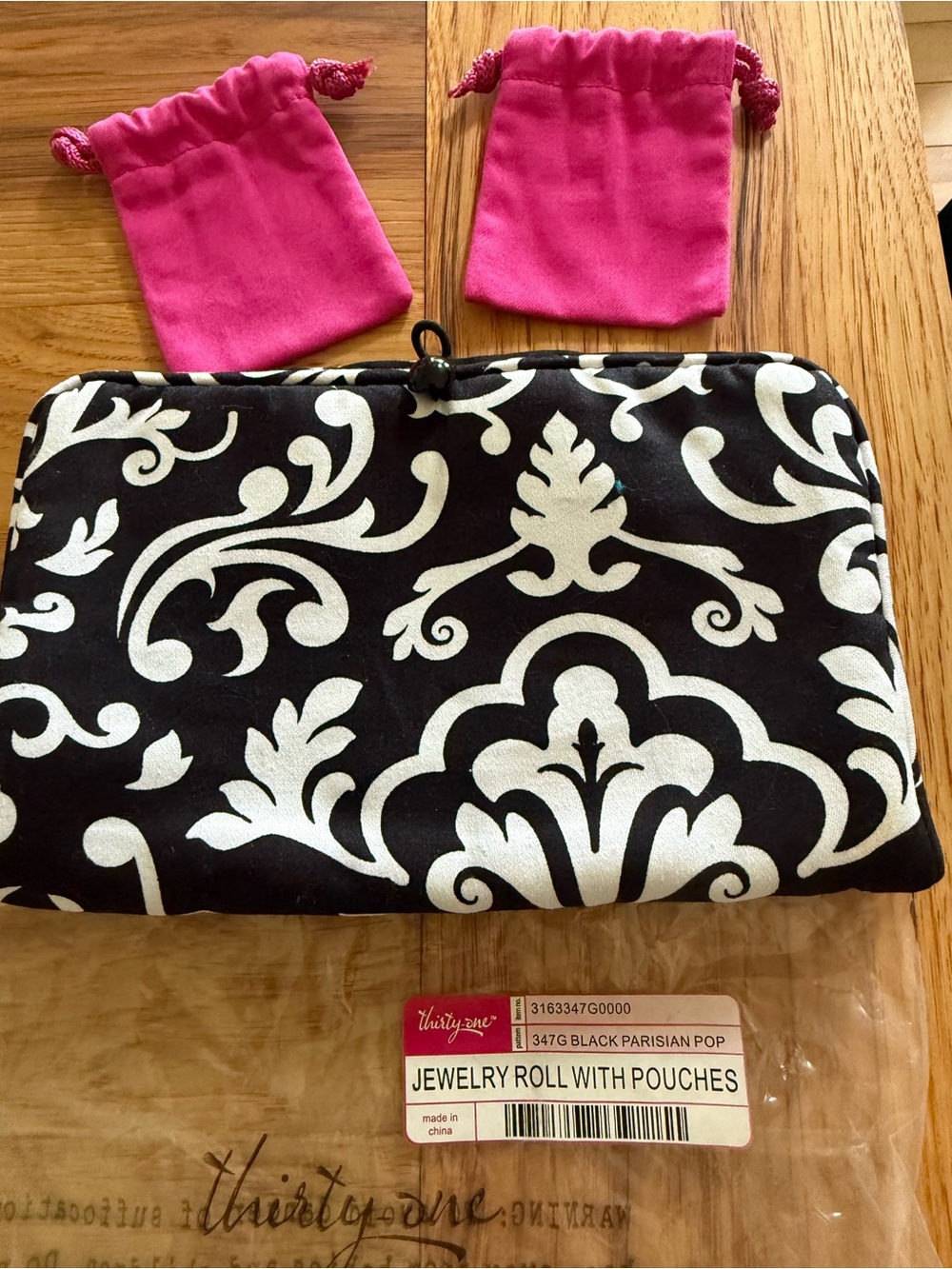 Thirty-one jewelry roll bag